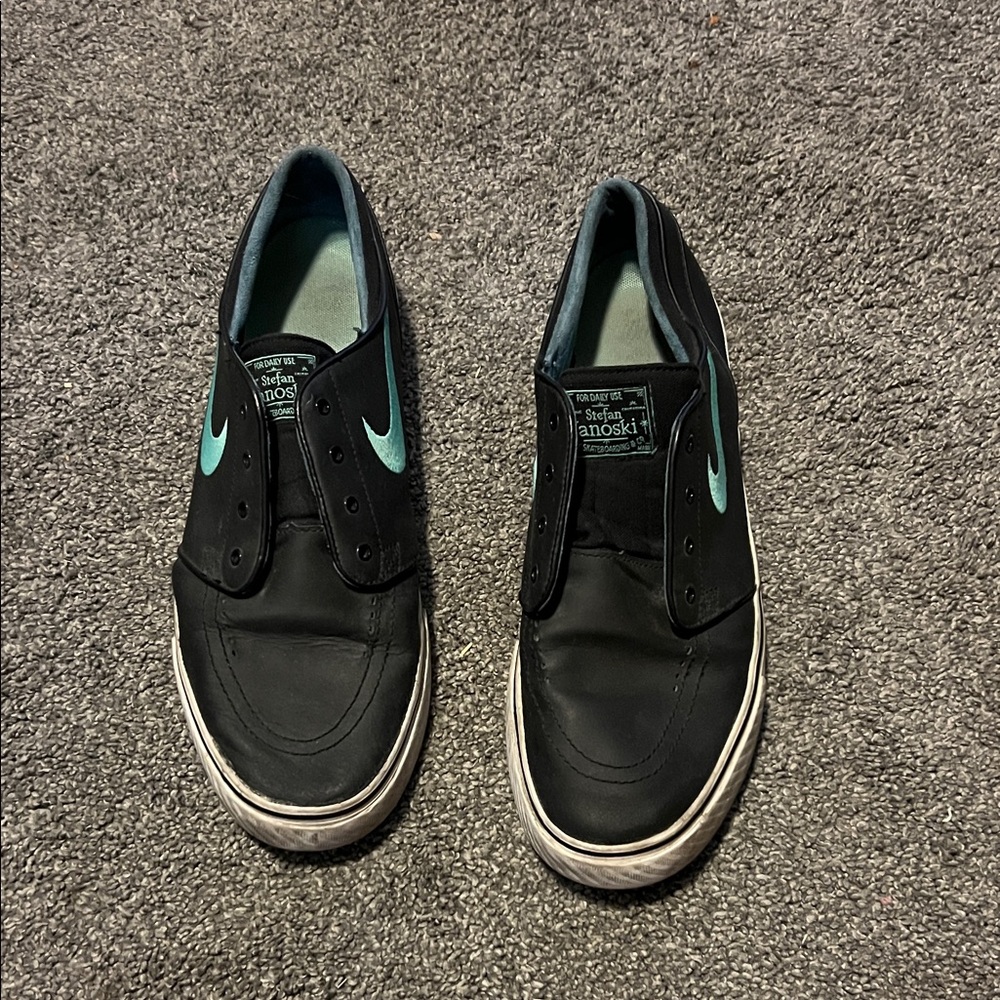 Nike Stefan Janoski Black and Teal Men's Sneakers - Picture 2 of 7